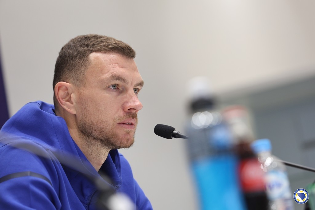 Džeko o slavlju italijanskih igrača: Nekada treba biti pametniji...